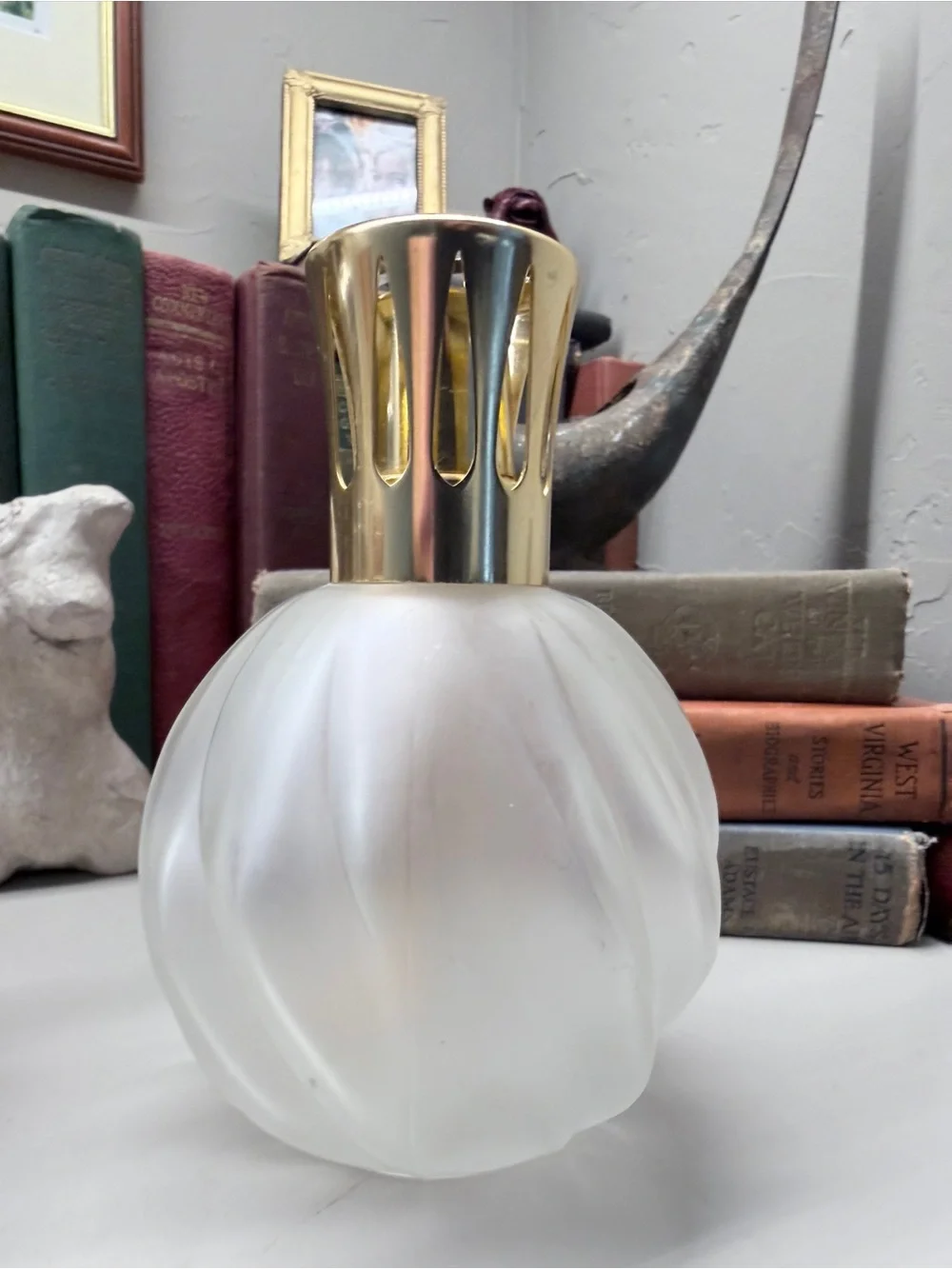 2 Vintage Lampe Berger Fragrance Lamps, Set Frosted Swirl Glass silver gold